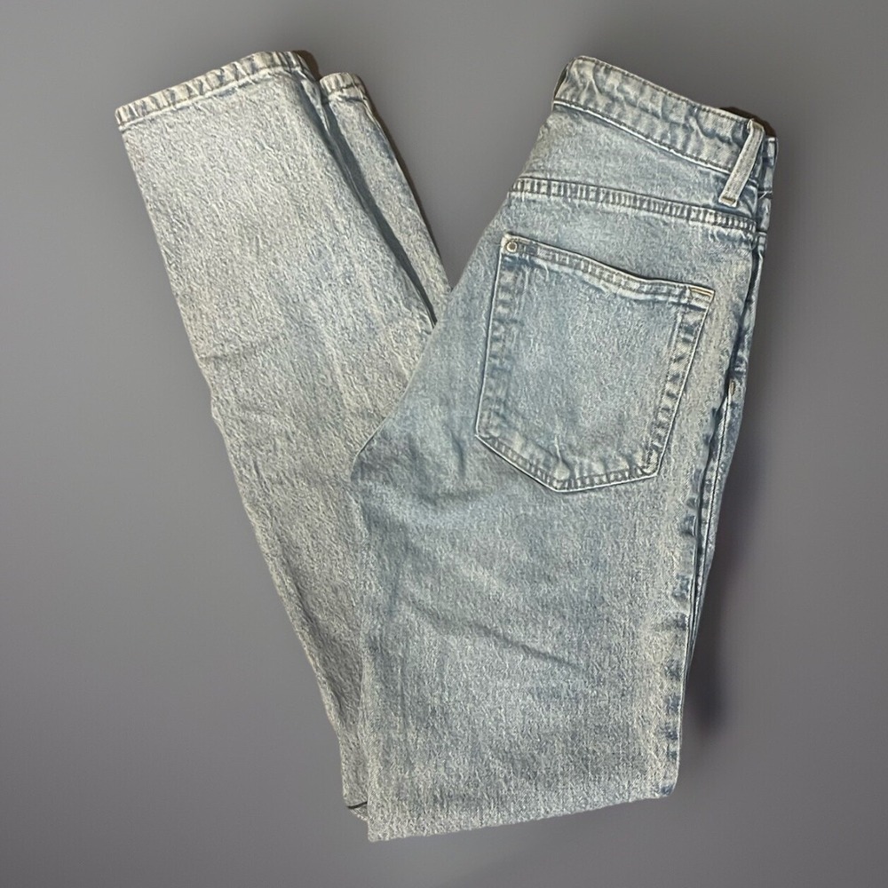 Woman's Denim 90's Wash Distressed Jeans Straight Leg Size 2
